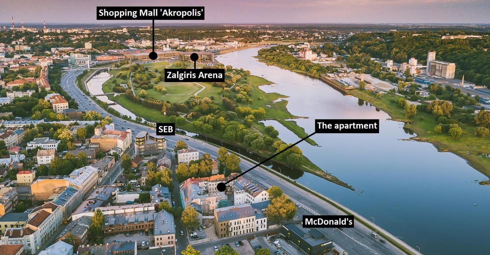 2 Min To Island! Spacious Family-sized Old Town Huoneisto