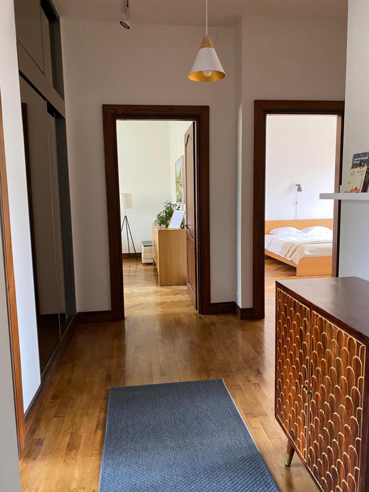 2 Min To Island! Spacious Family-sized Old Town Huoneisto