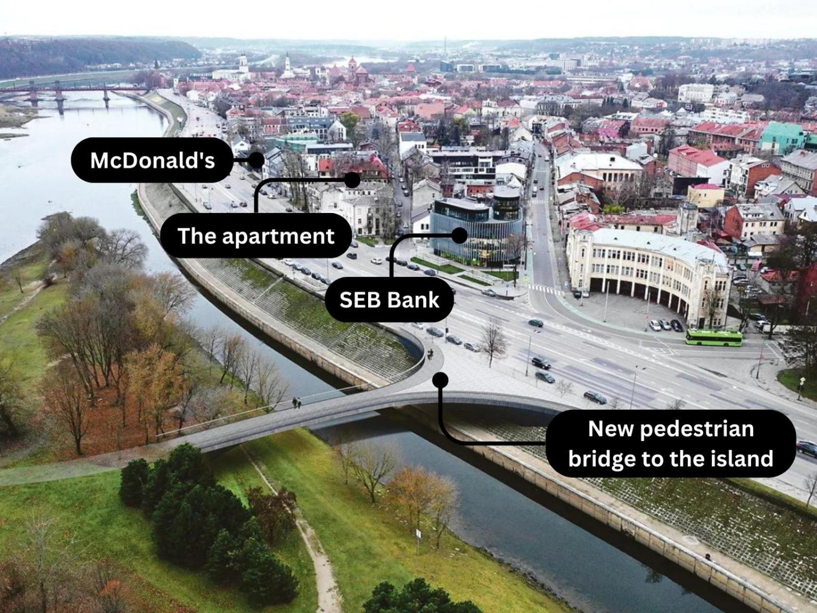 2 Min To Island! Spacious Family-sized Old Town Huoneisto Kaunas